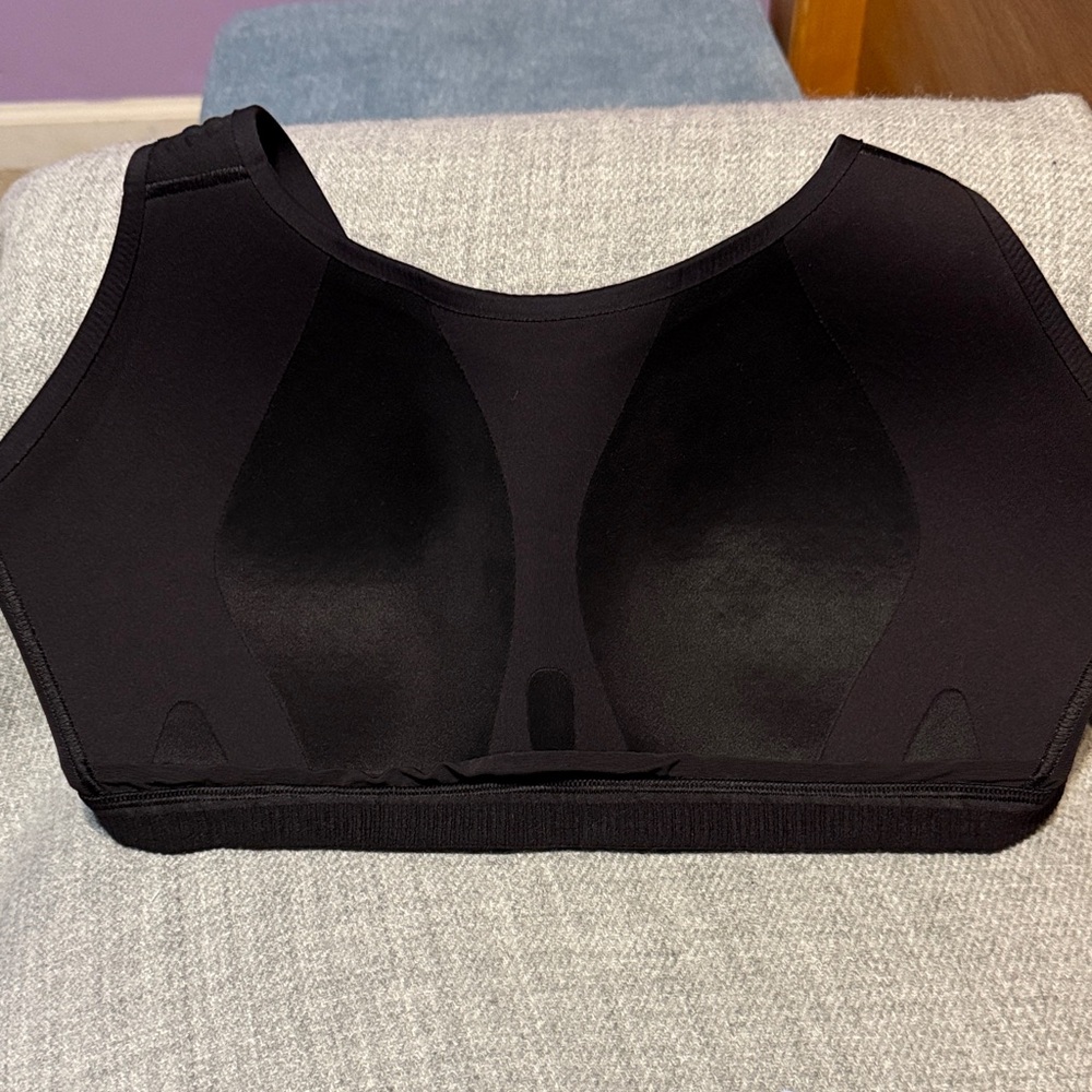 Lululemon Black Cross-Back Sports Bra